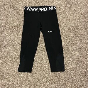 Nike Pro Black Cropped Leggings Women’s Size L Dri-Fit Athletic Pants